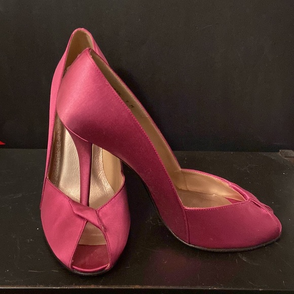 St John Evening Stiletto Pumps Satin Peep Toe  Fuchsia sz 9 Spain - Picture 2 of 9